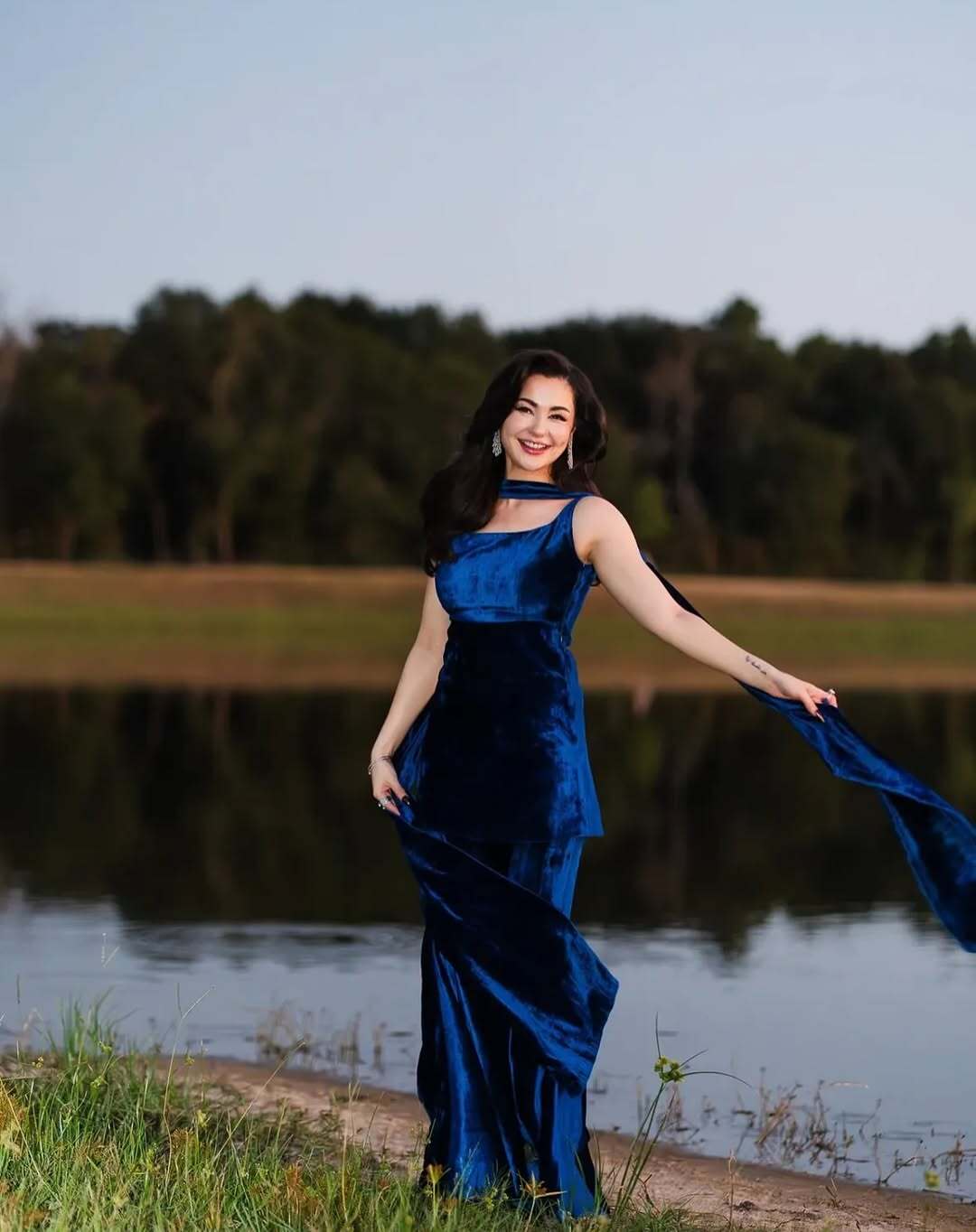 Velvet - Micro 9000 7.5 Yard Suit - 957